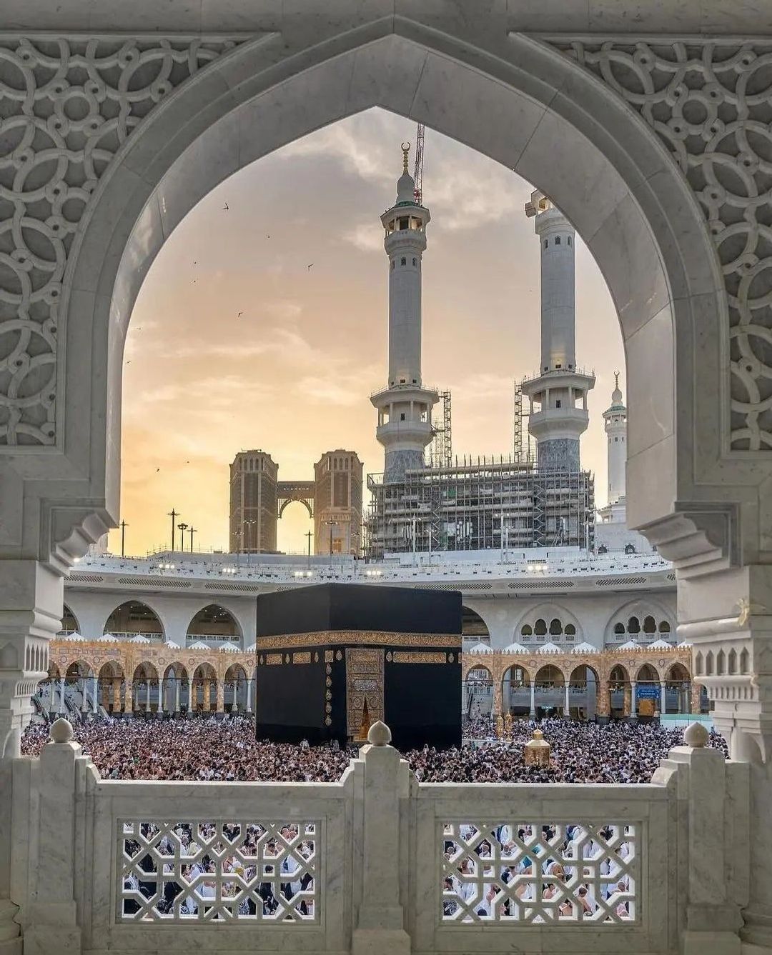 Gambar tour